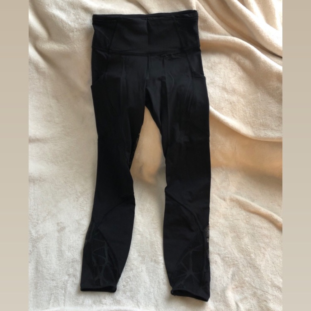 Lululemon mesh crop legging